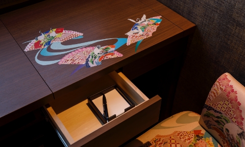 加賀五彩を利用したしつらえ